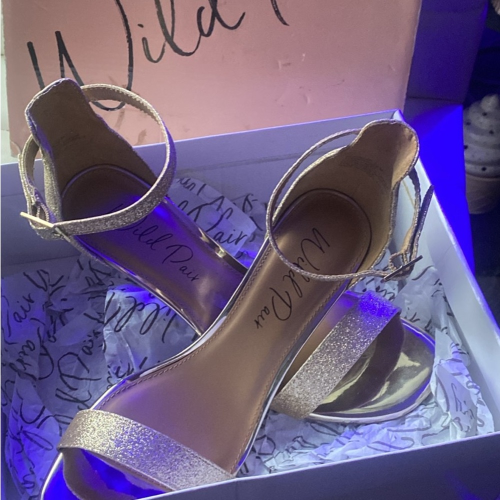 Wild Pair Glittering Gold Heels